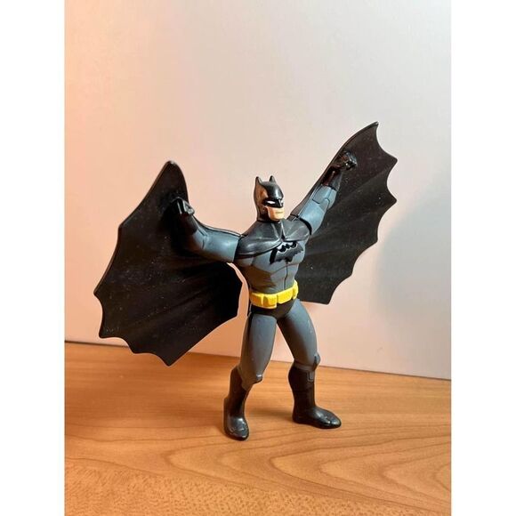 2011 McDonald's DC Comics Young Justice Batman Plastic Figure - Picture 1 of 5